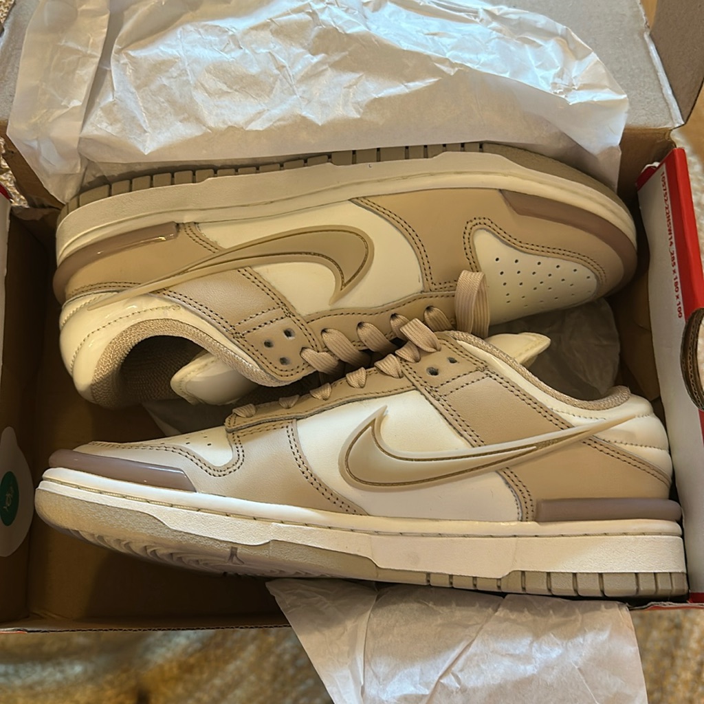 Nike Wmns Dunk Low Twist ‘Sanddrift’